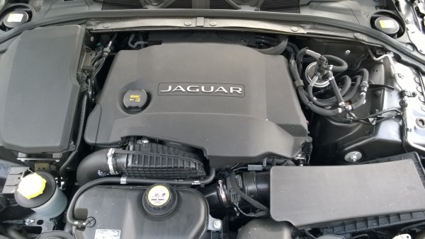 The 3.0 V6 diesel punches out 275Ps of power. The sensation of increasing speed is blunted thanks to superb refinement. Its not bad on the fuel either.